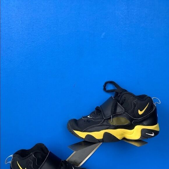 DS Nike Air Speed Turf GS YELLOW BLACK STEELERS Size 13c(17cm) 535736-071 - Picture 2 of 8